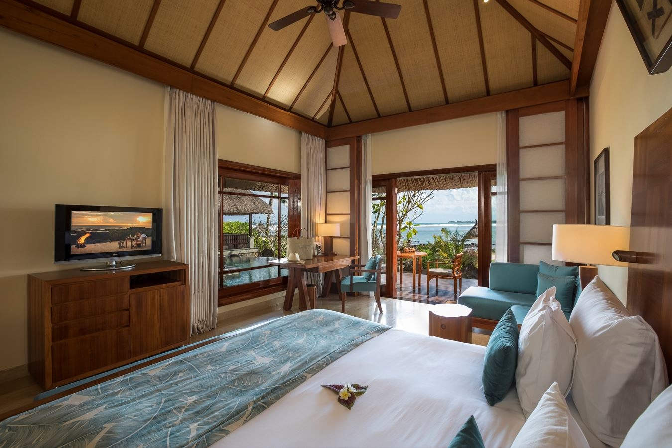 rooms-junior-suite-ocean-view