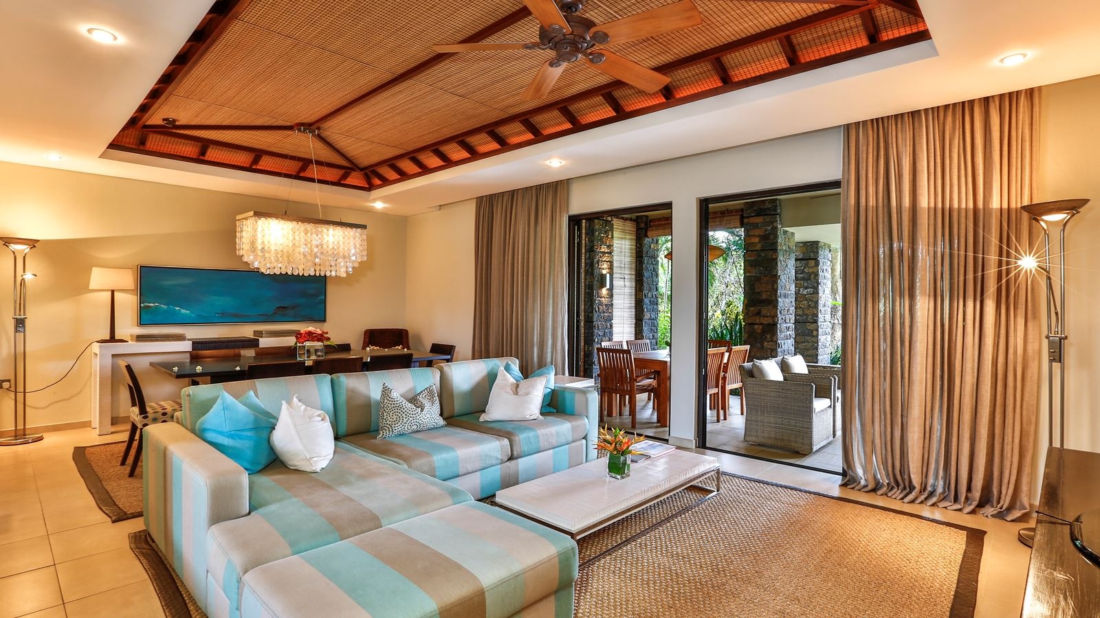 rooms-1broom-prestige-suite-golf