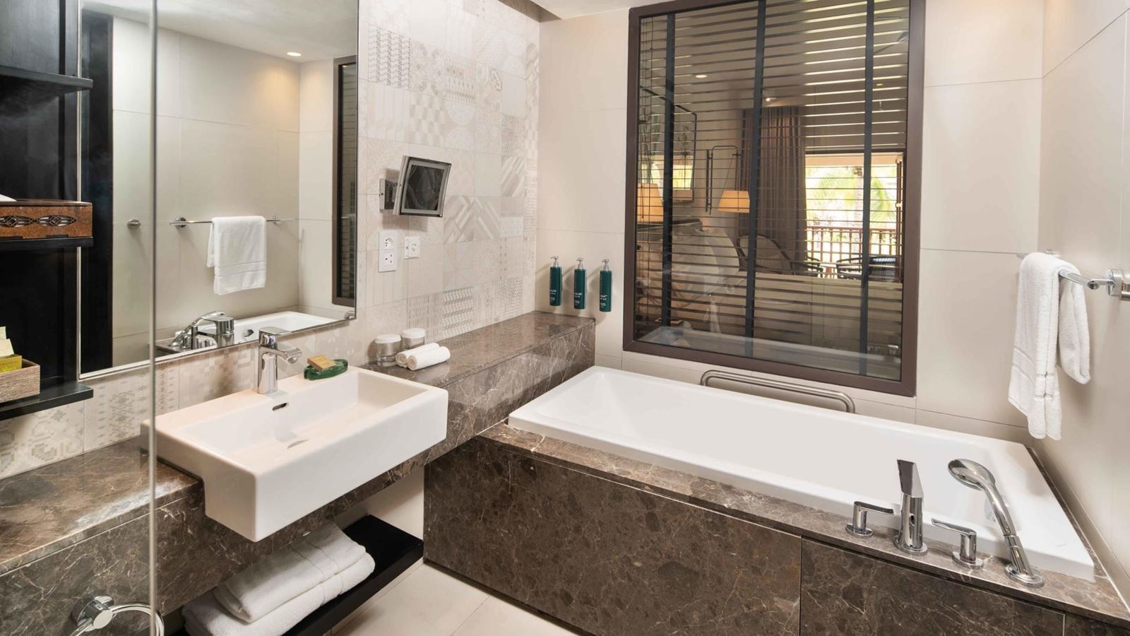 rooms-grand-deluxe-room