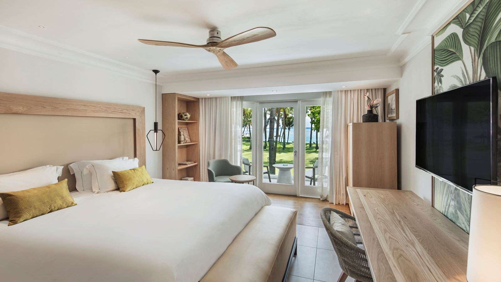 rooms-deluxe-seaview-room