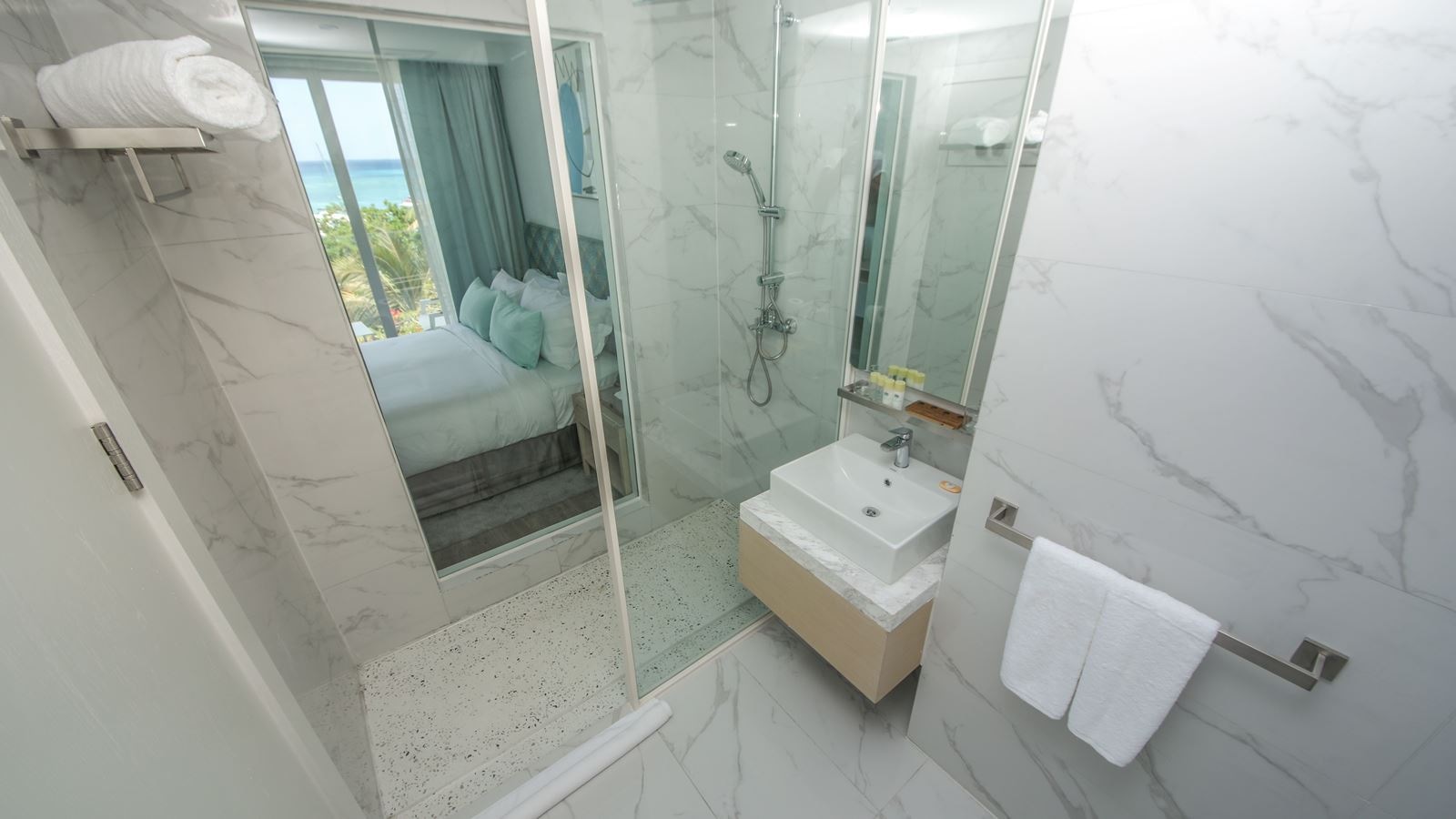 rooms-double-deluxetwin-room