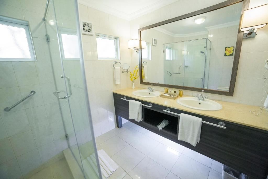 rooms-deluxe-room-seaview