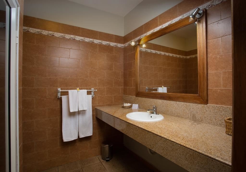 rooms-standard-anthurium-room