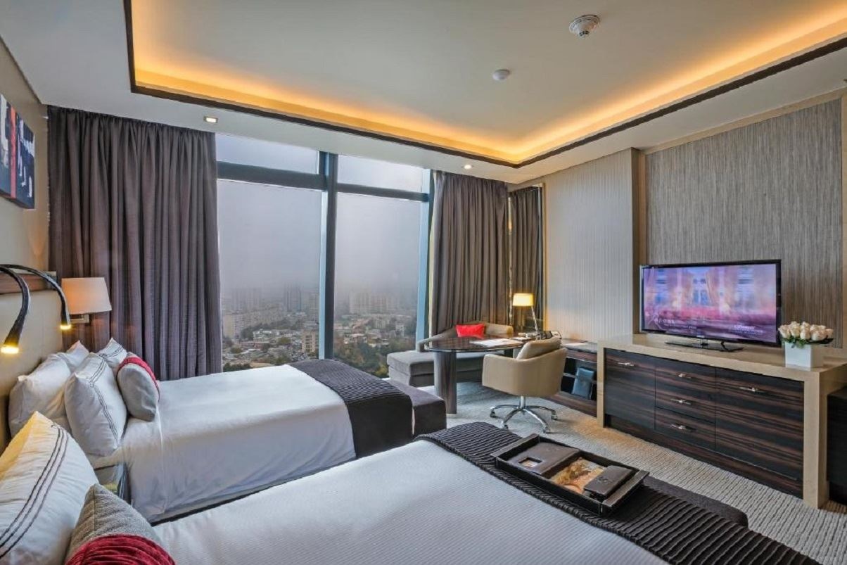 rooms-gold-city-view