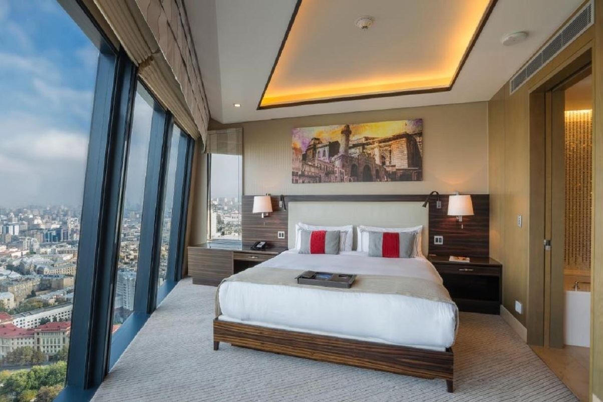 rooms-signature-suite-city-view