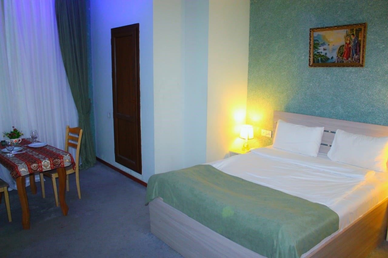 rooms-deluxe-room