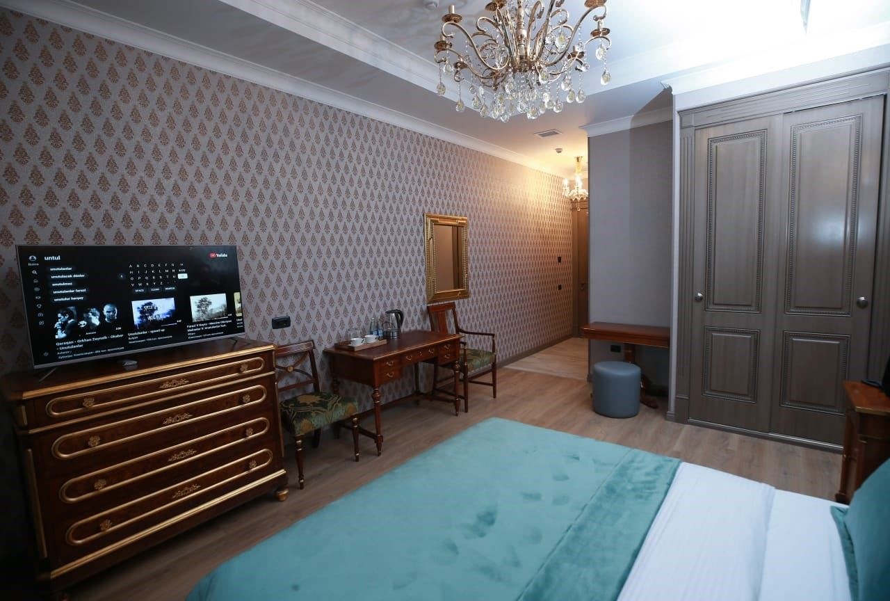 rooms-deluxe-room