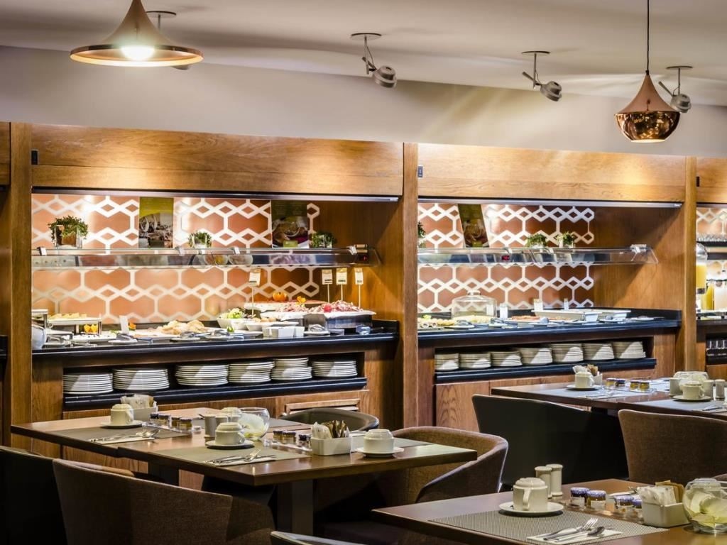 restaurants-restaurant