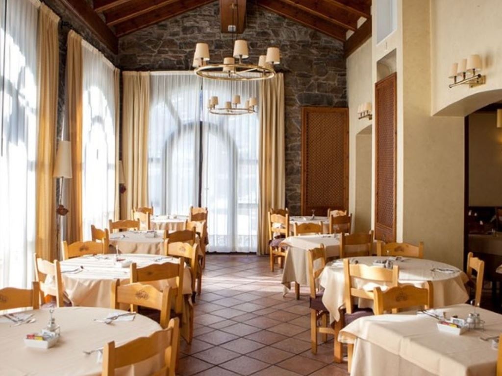 restaurants-restaurant