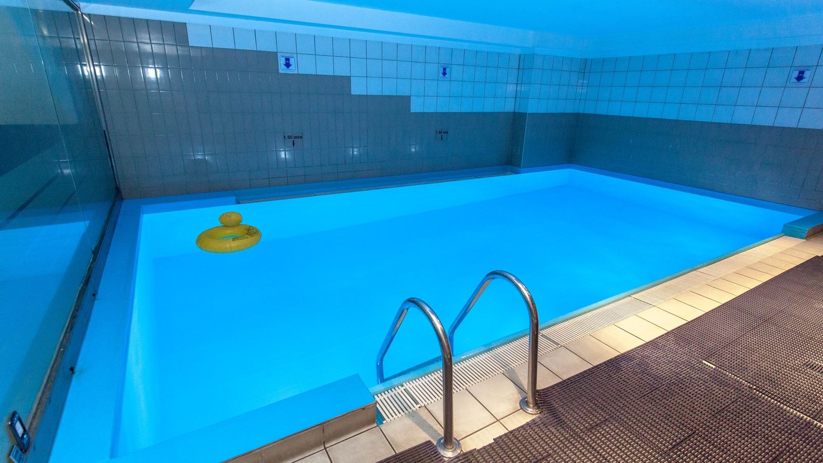 pools-indoor-pool