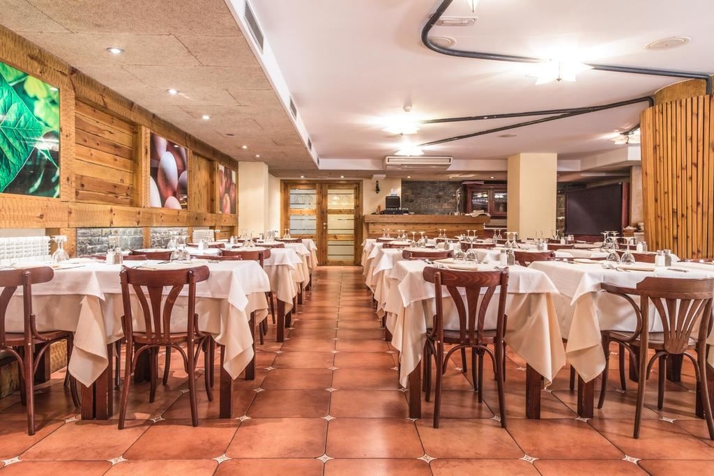 restaurants-restaurant