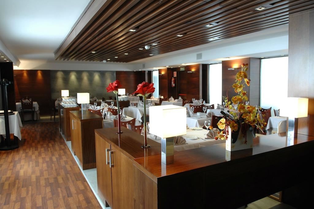 restaurants-restaurant