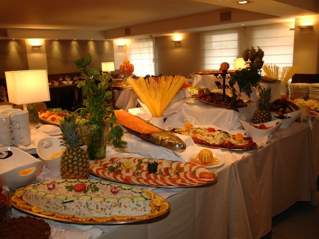 restaurants-restaurant