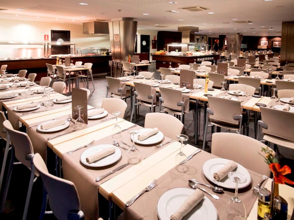 restaurants-restaurant