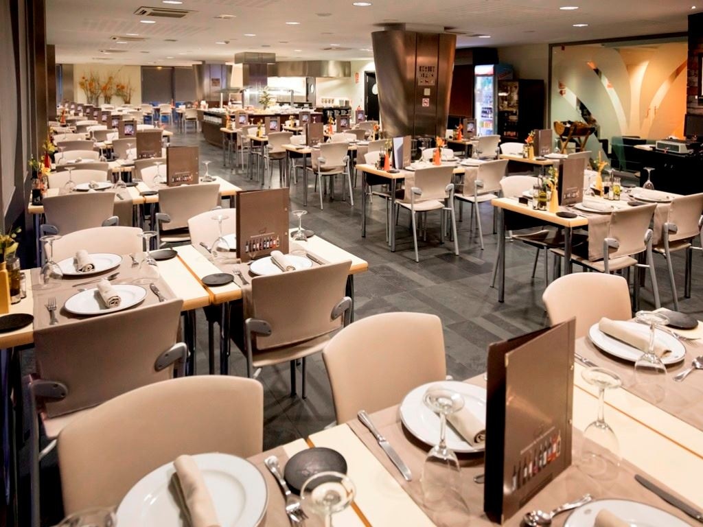 restaurants-restaurant