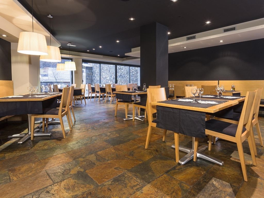 restaurants-restaurant