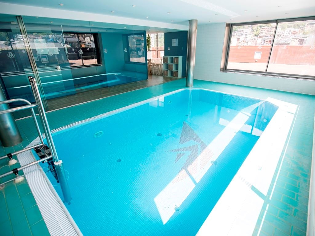 pools-indoor-pool