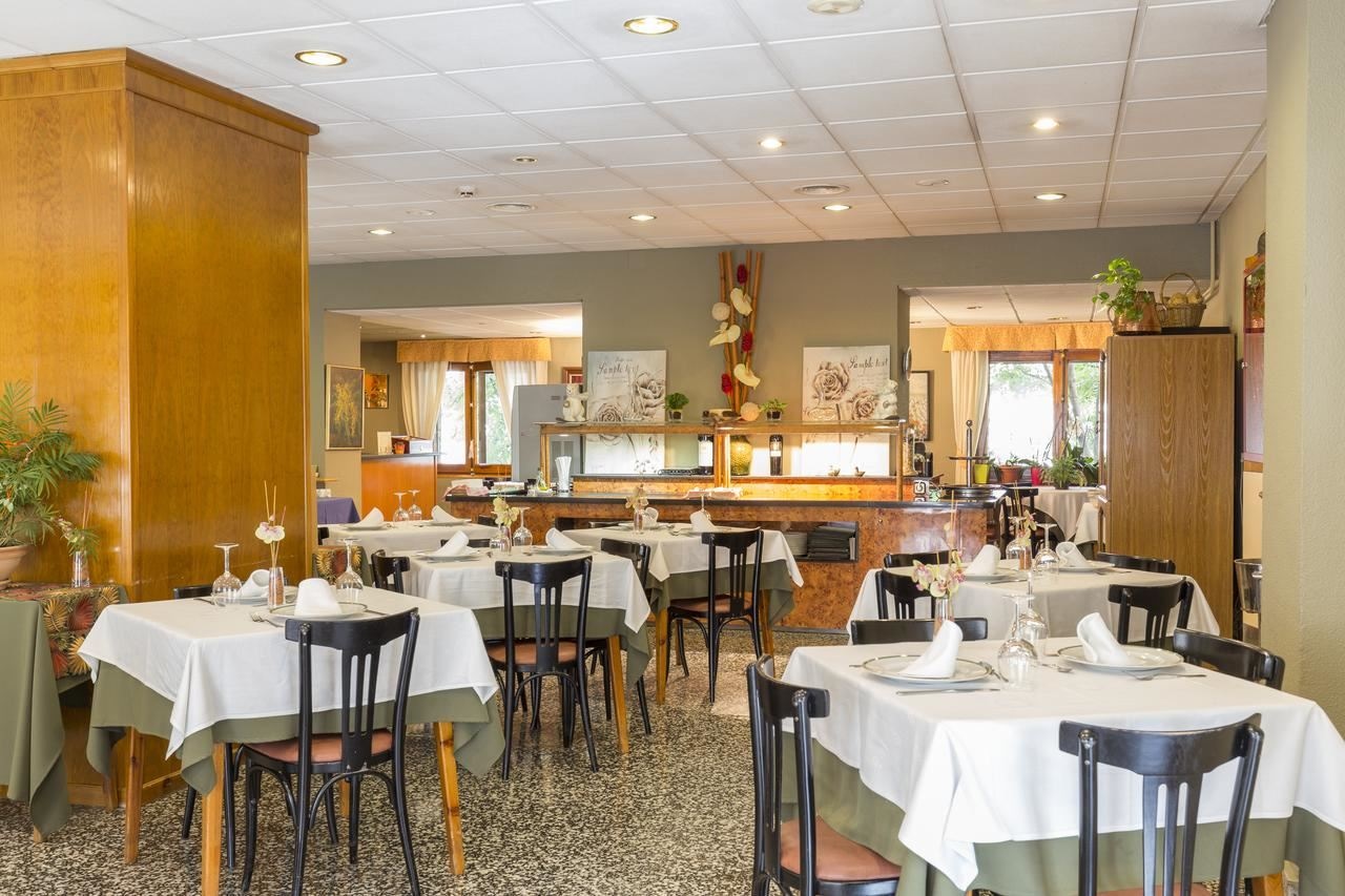 restaurants-restaurant