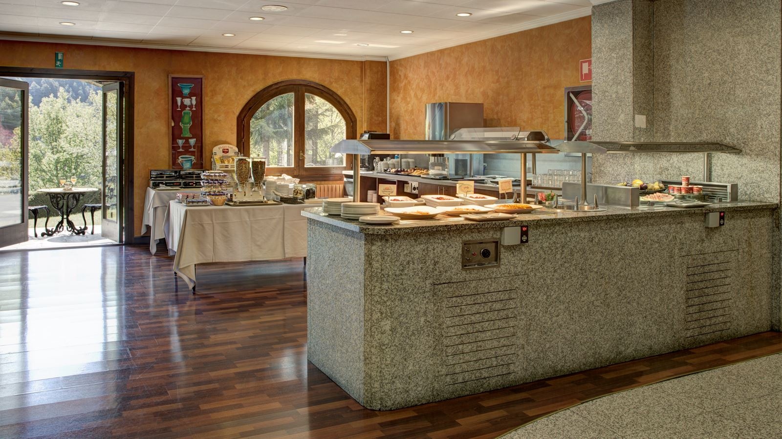 restaurants-both-hotels