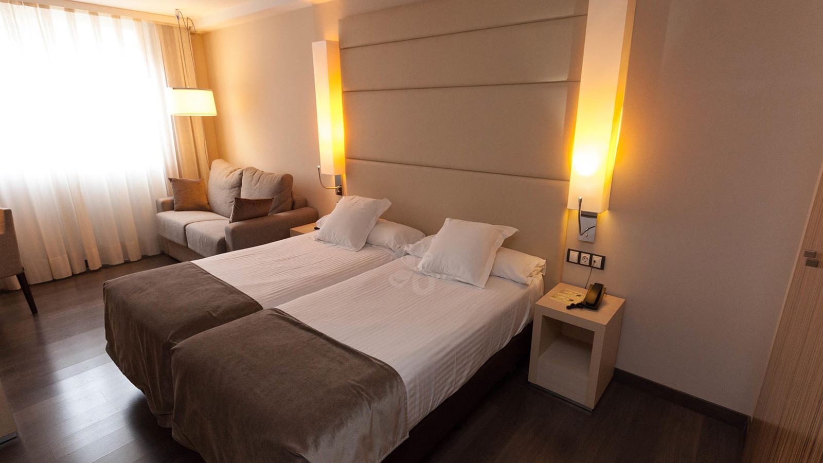 rooms-standard-twin-triple