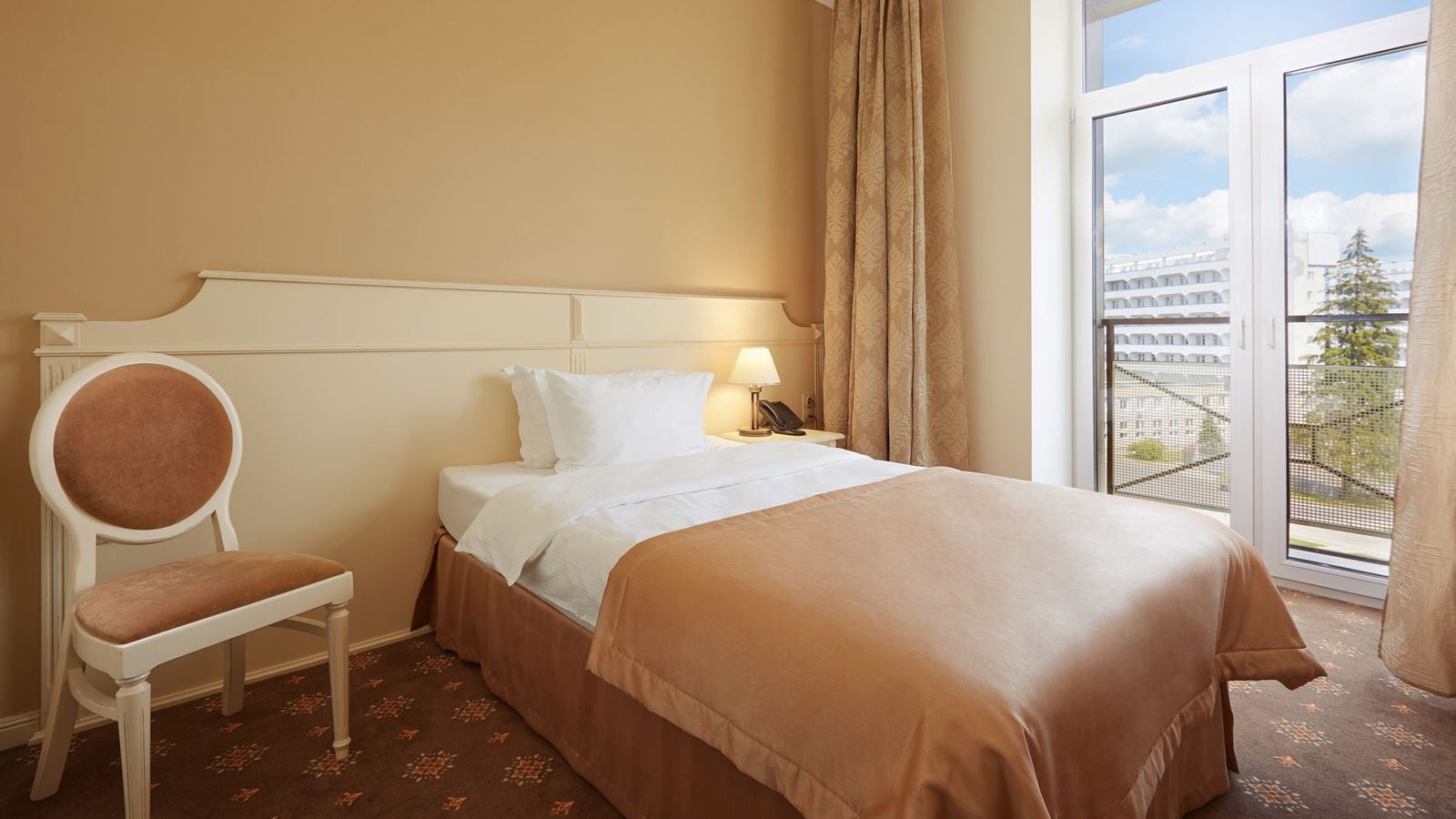 rooms-standard-with-balcony