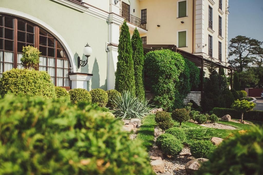 general-main-building