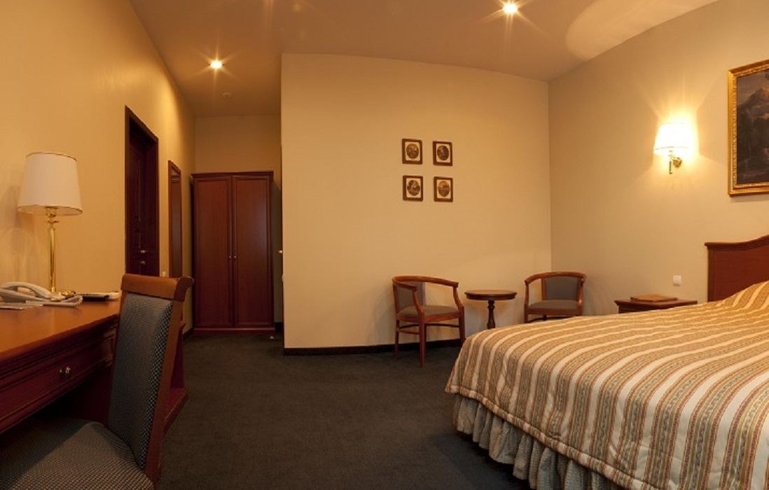 rooms-room-standard-run-of-house