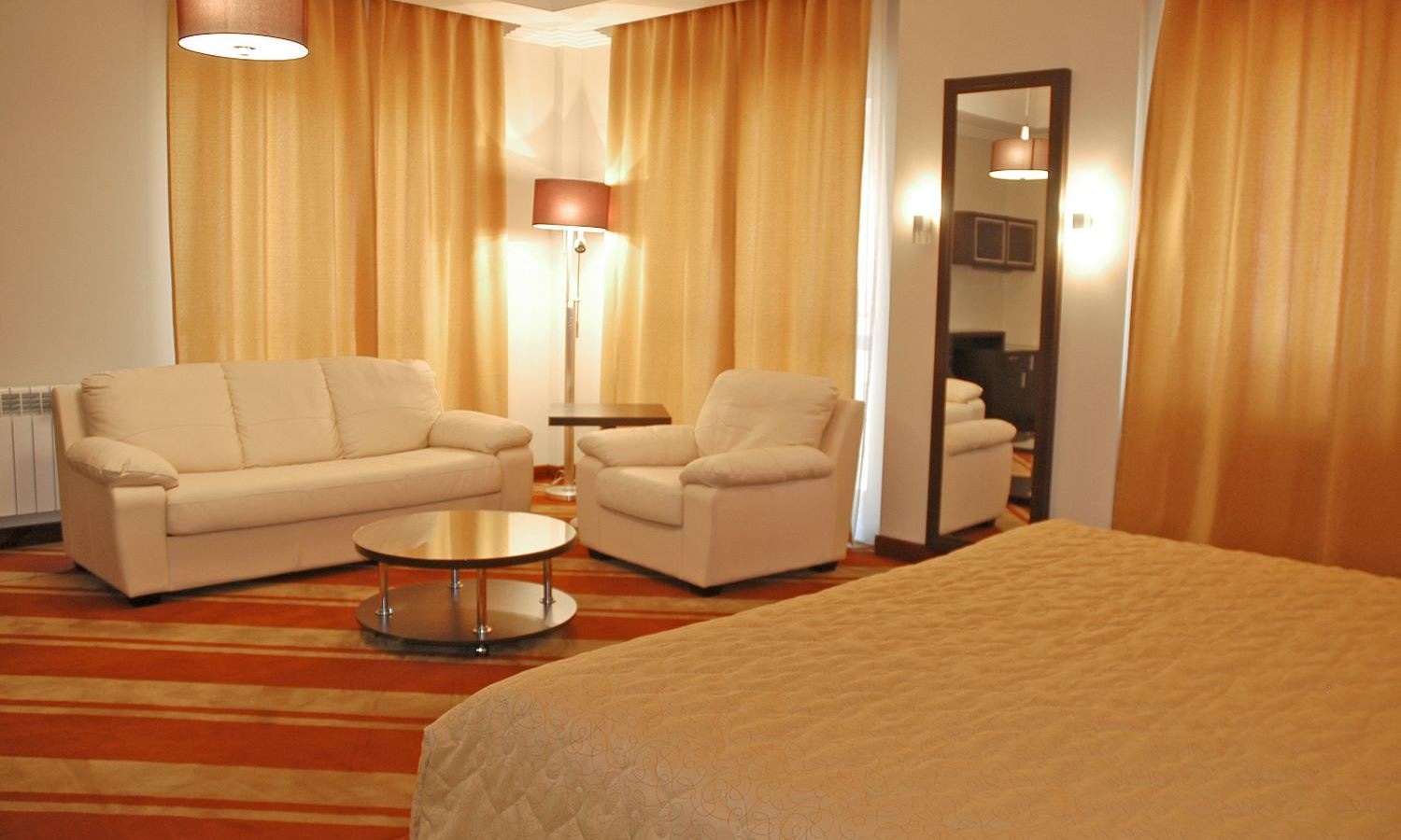 rooms-2local-business-building-no-2