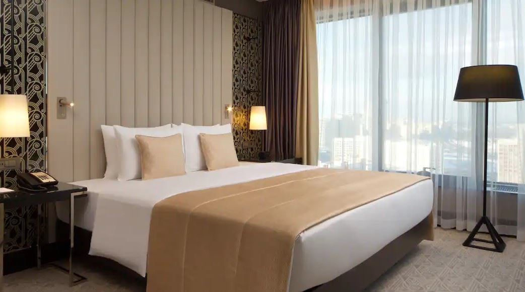 rooms-ambassador-suite