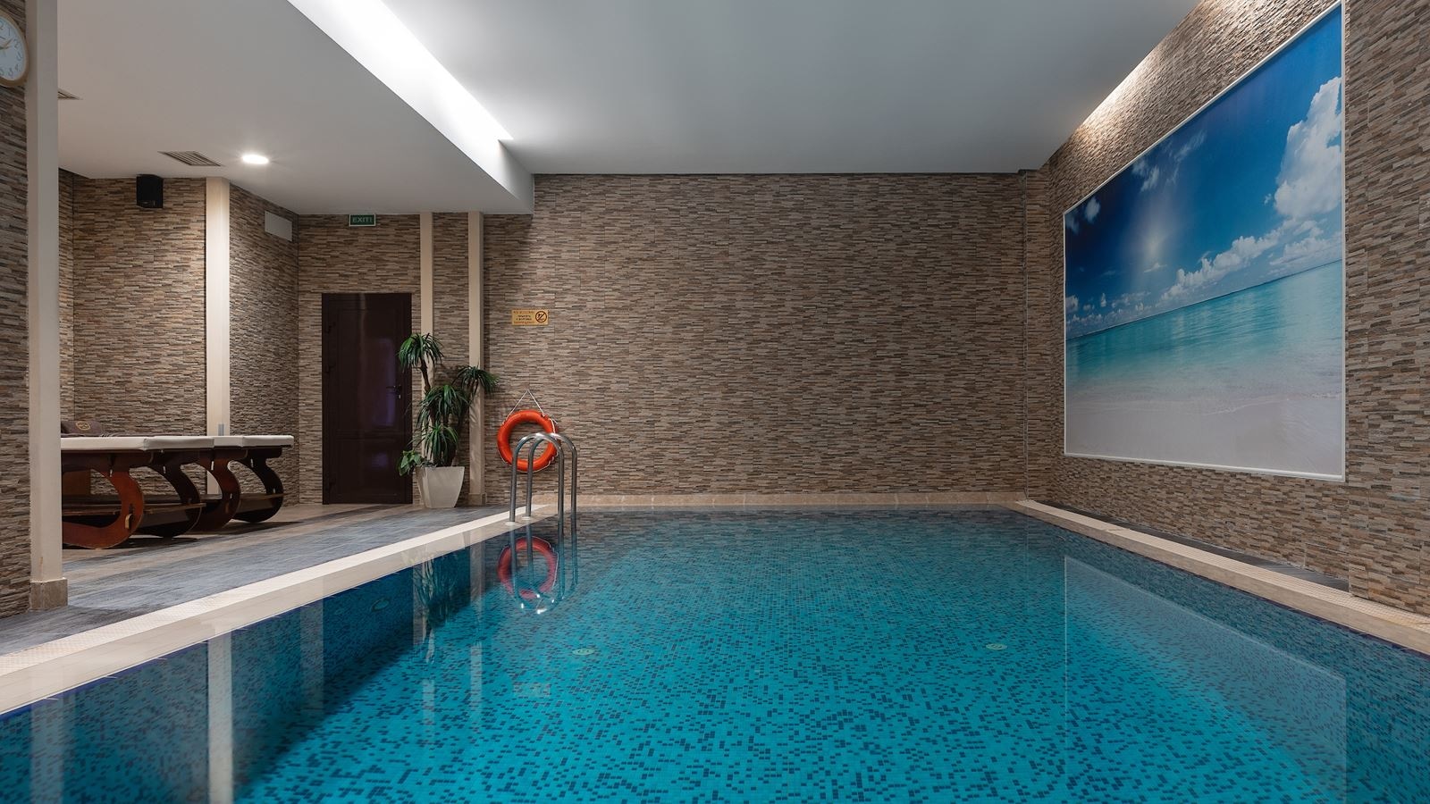 pools-indoor-pool