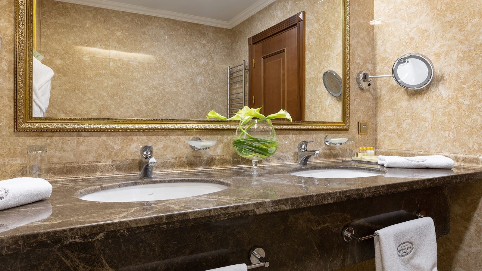 rooms-room-standard-twin