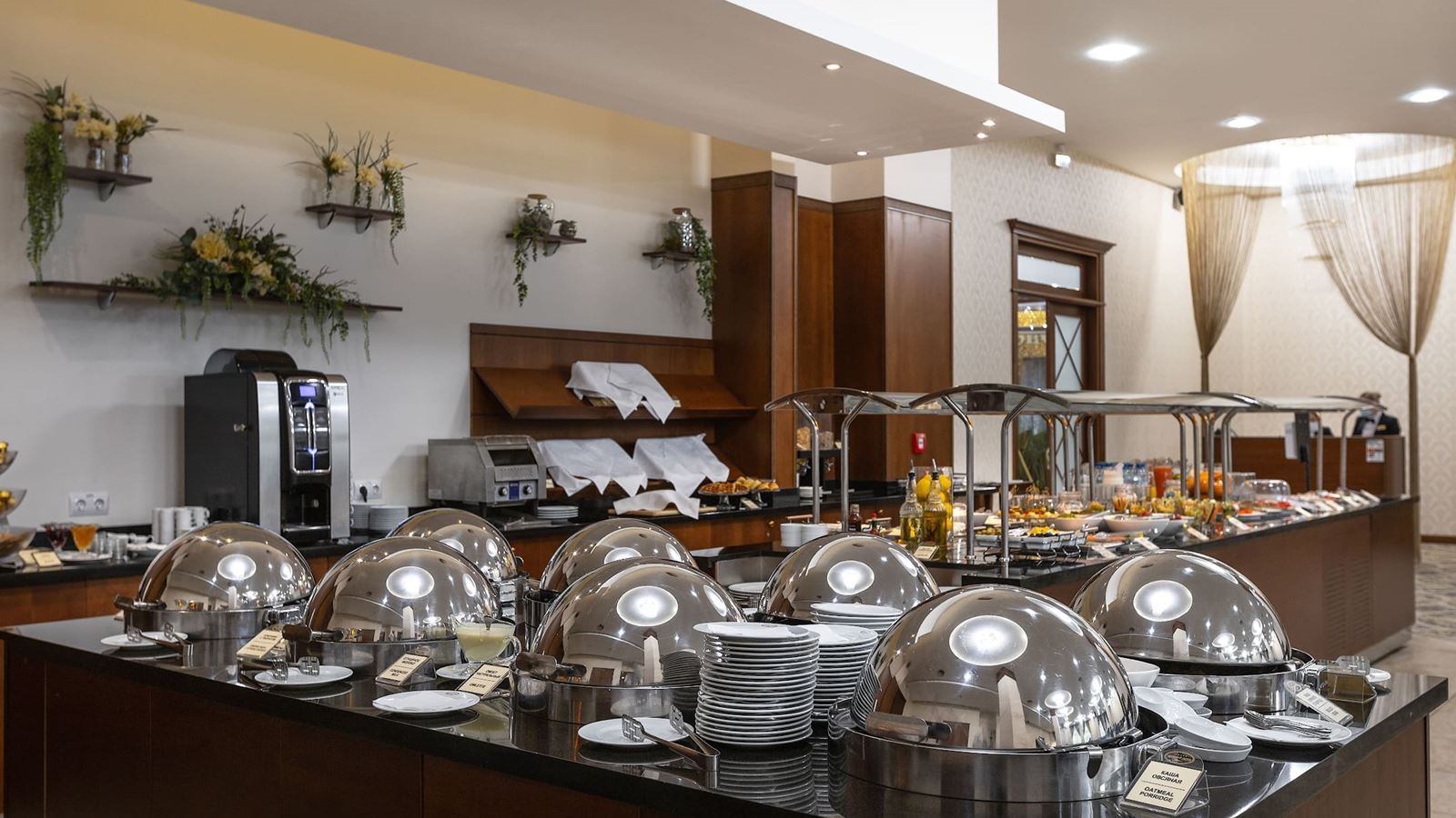 restaurants-restaurant