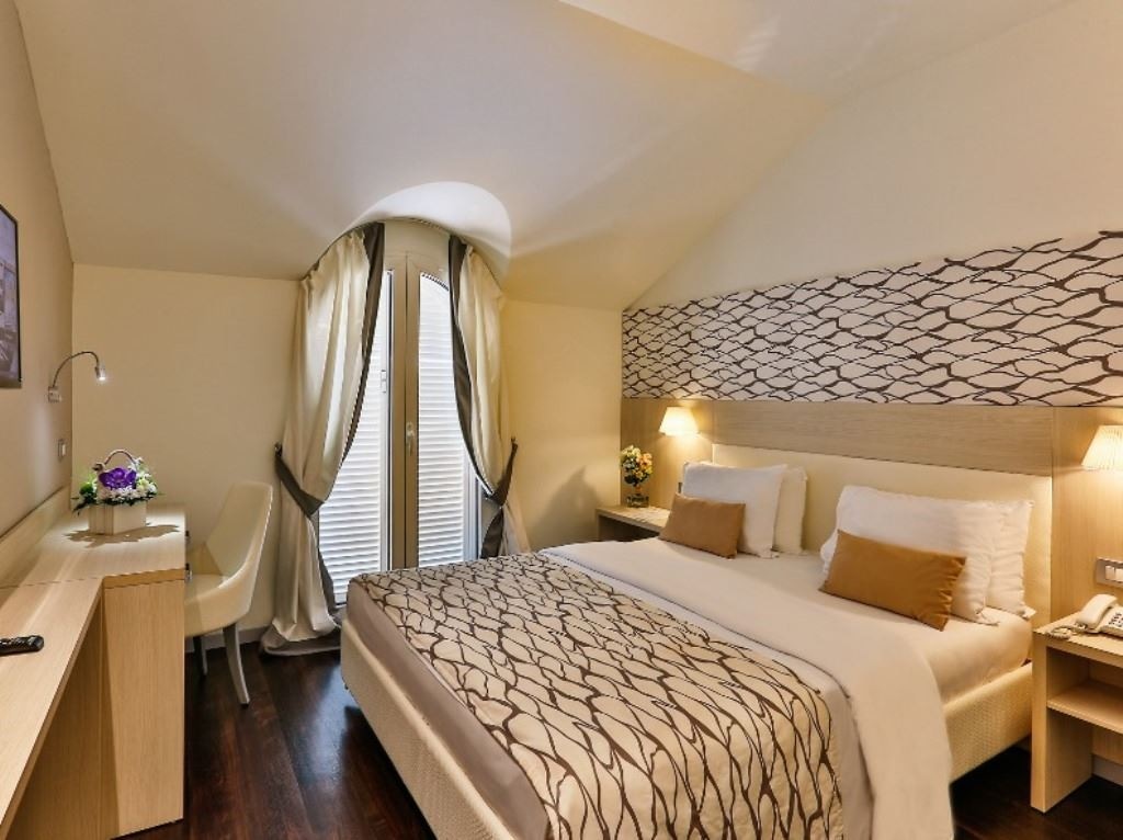 rooms-double-standard-room-land-view