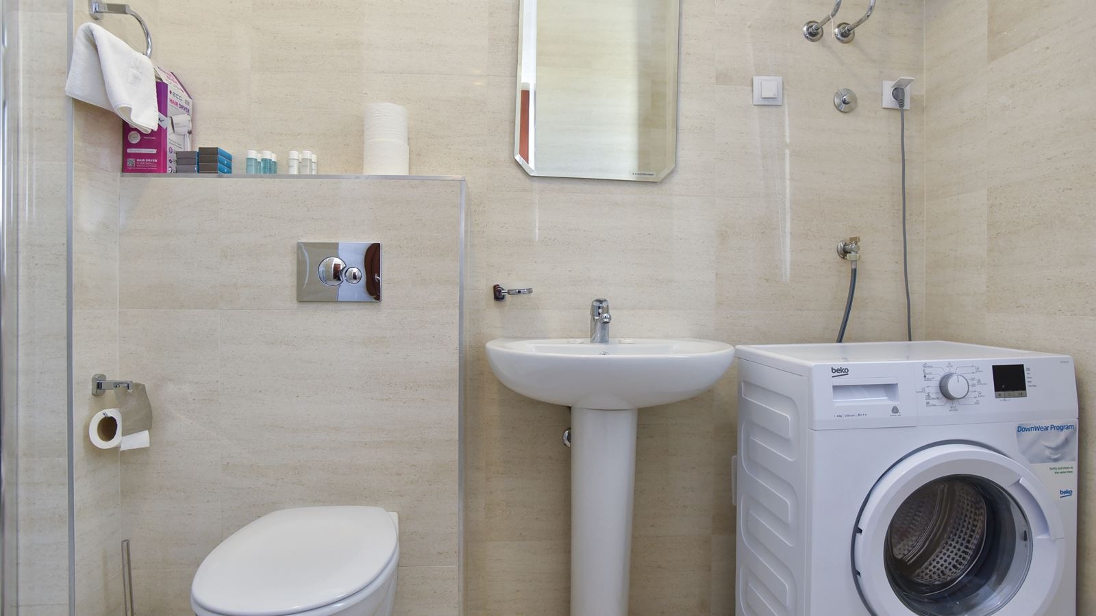 rooms-deluxe-apartment-two-bedroom-sea-view-with-terrace