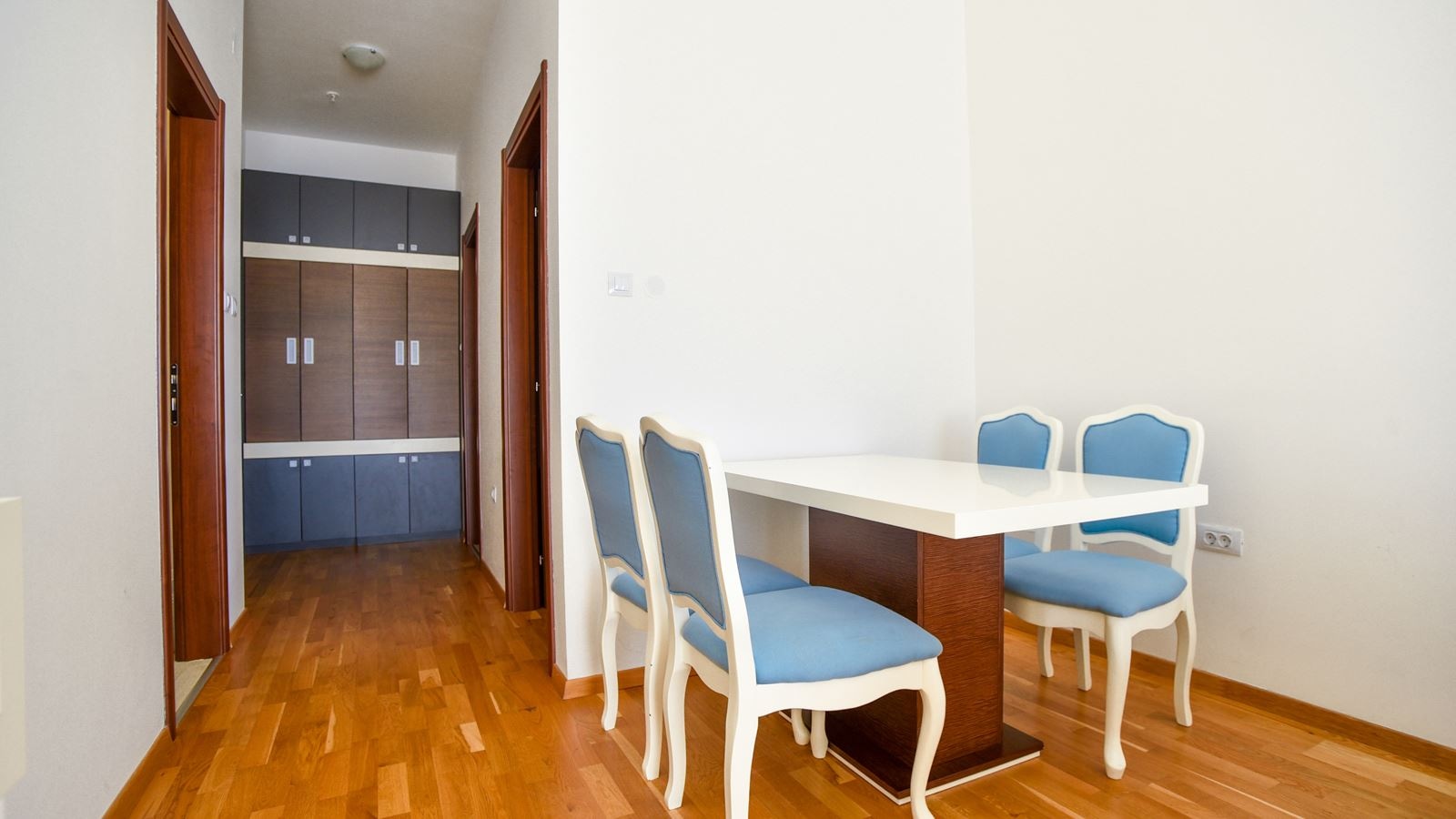 rooms-deluxe-apartment-two-bedroom-sea-view-with-terrace