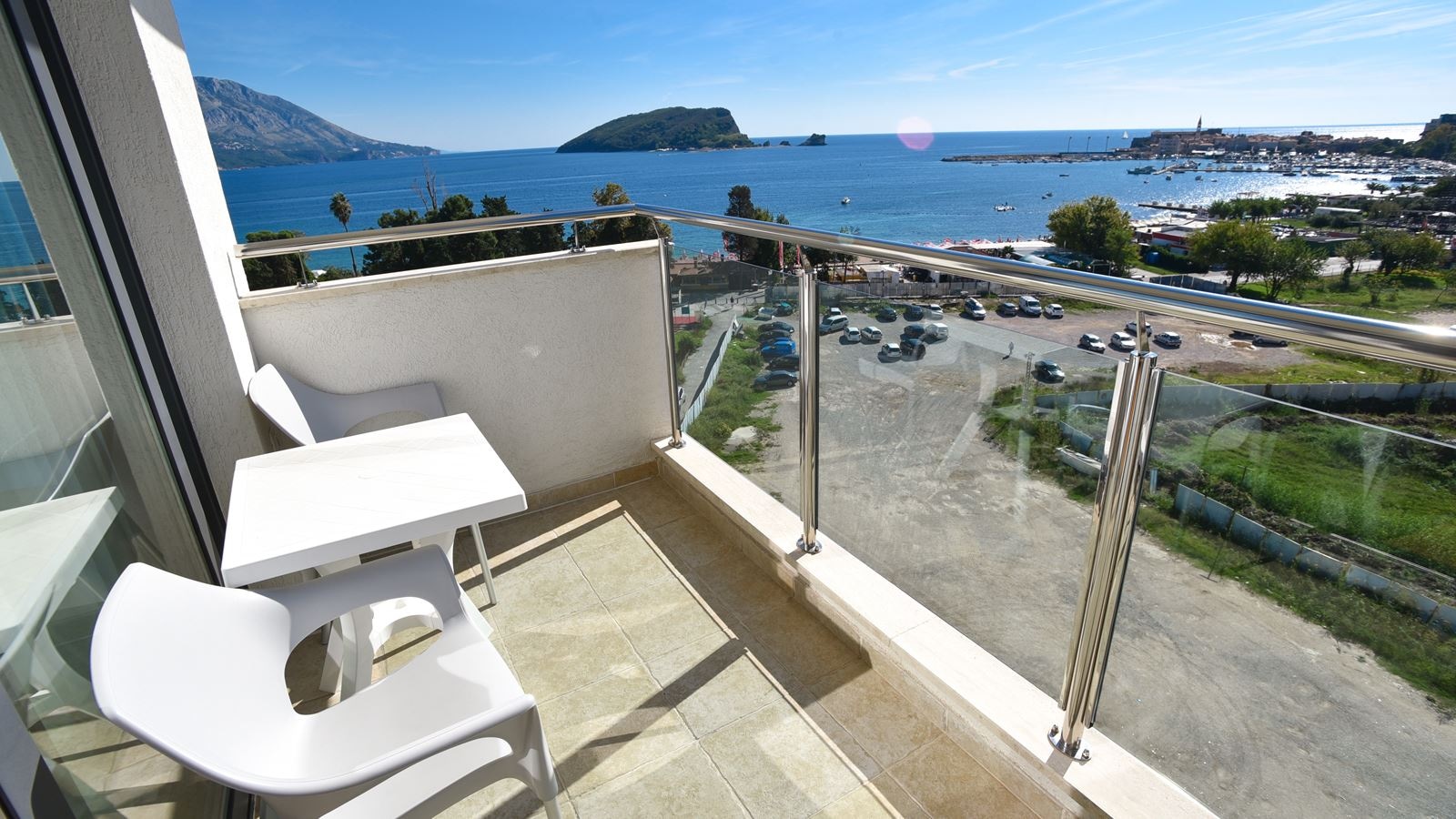 rooms-deluxe-apartment-two-bedroom-sea-view-with-terrace