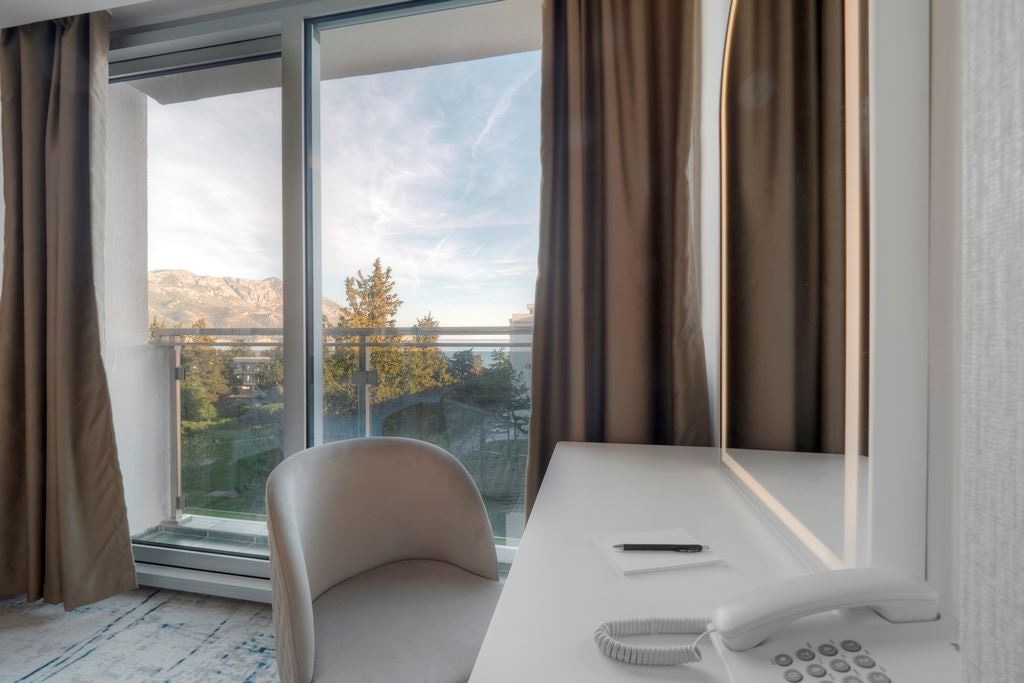 rooms-single-room-main-building