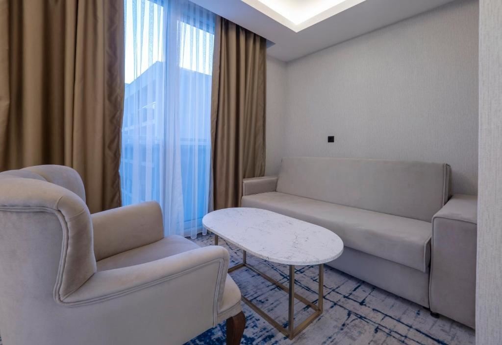 rooms-family-room-sea--view