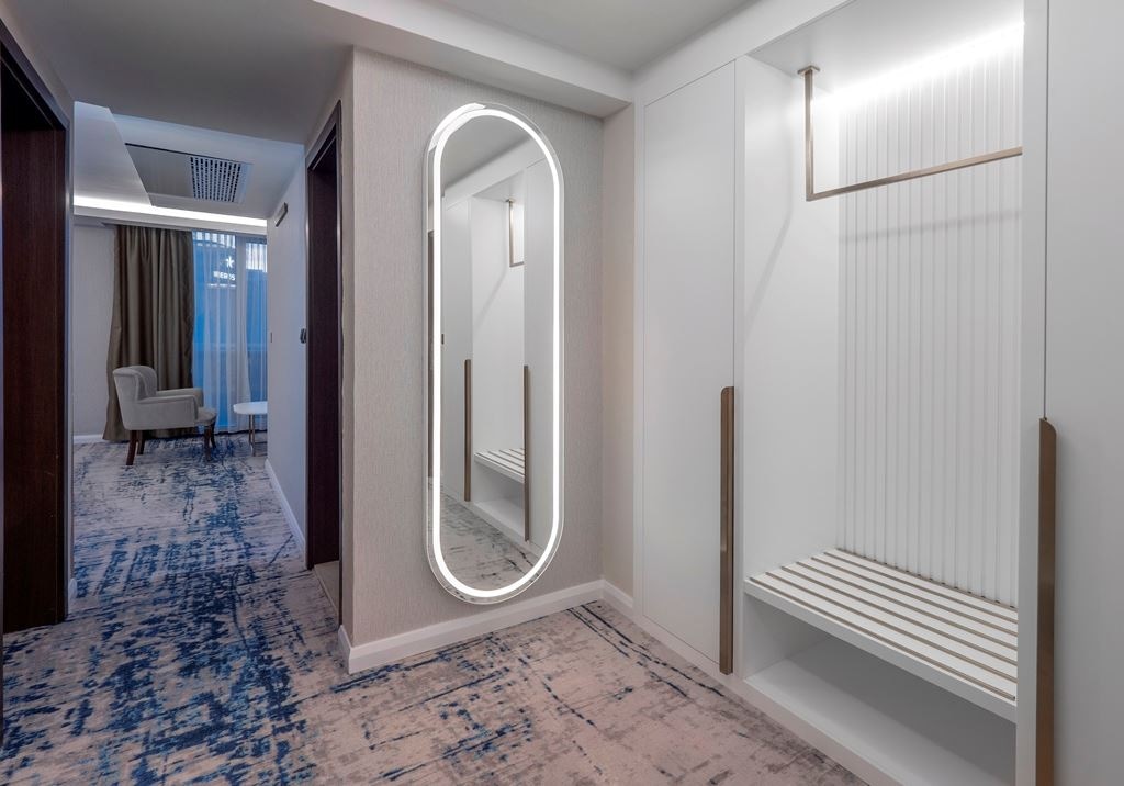 rooms-family-room-sea--view