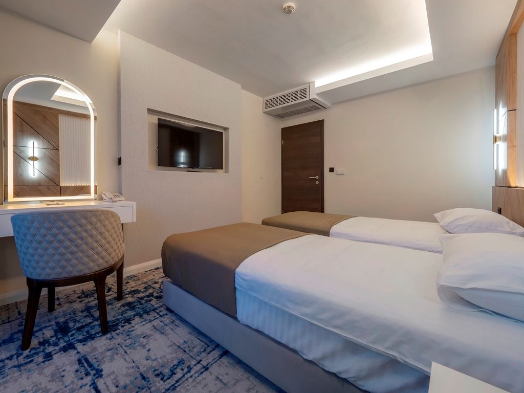 rooms-family-room-sea--view