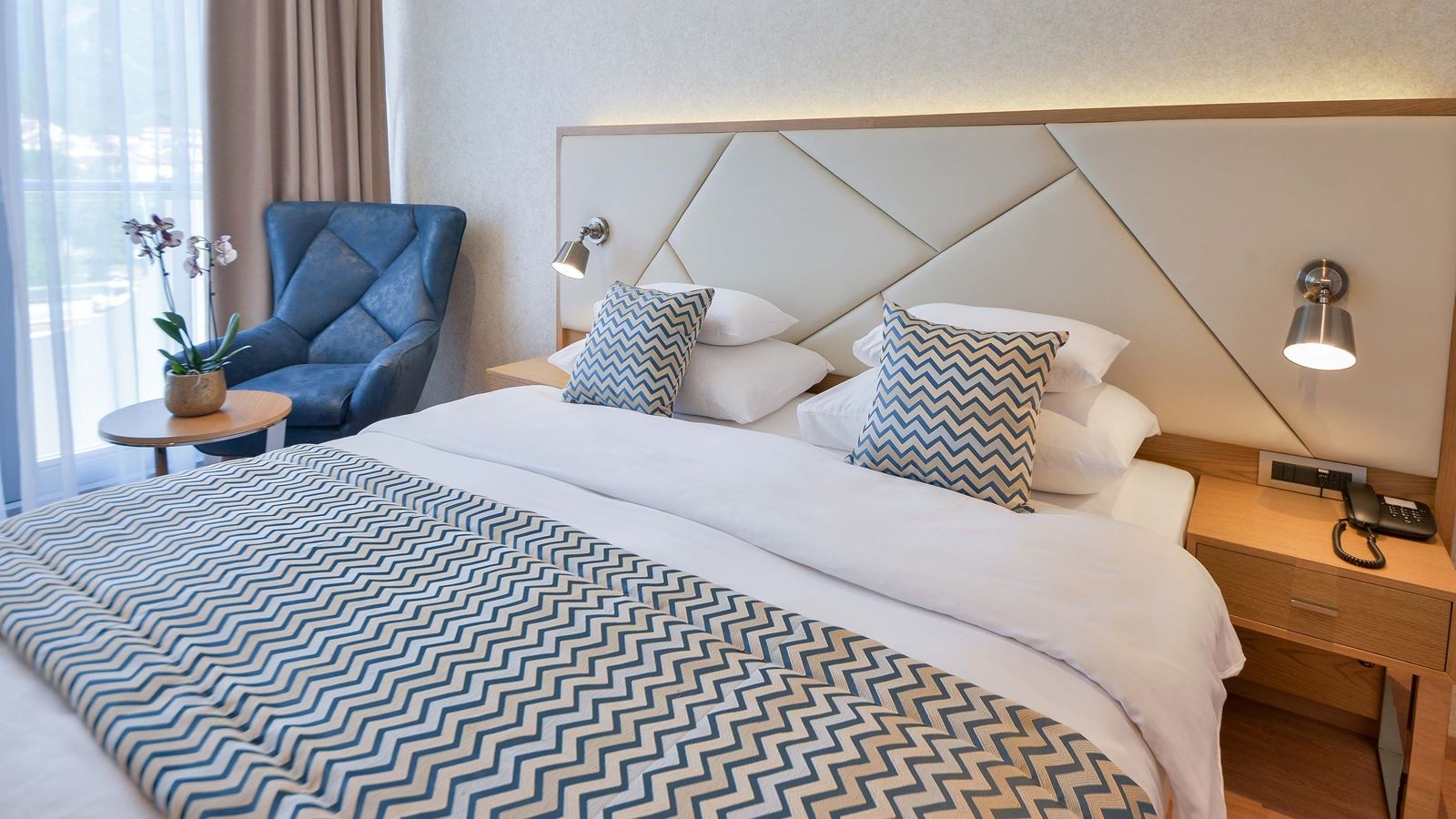 rooms-superior-room-with-french-balcony