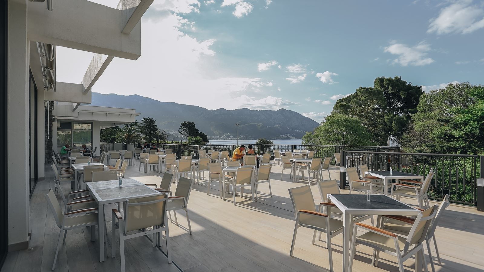 restaurants-main-restaurant