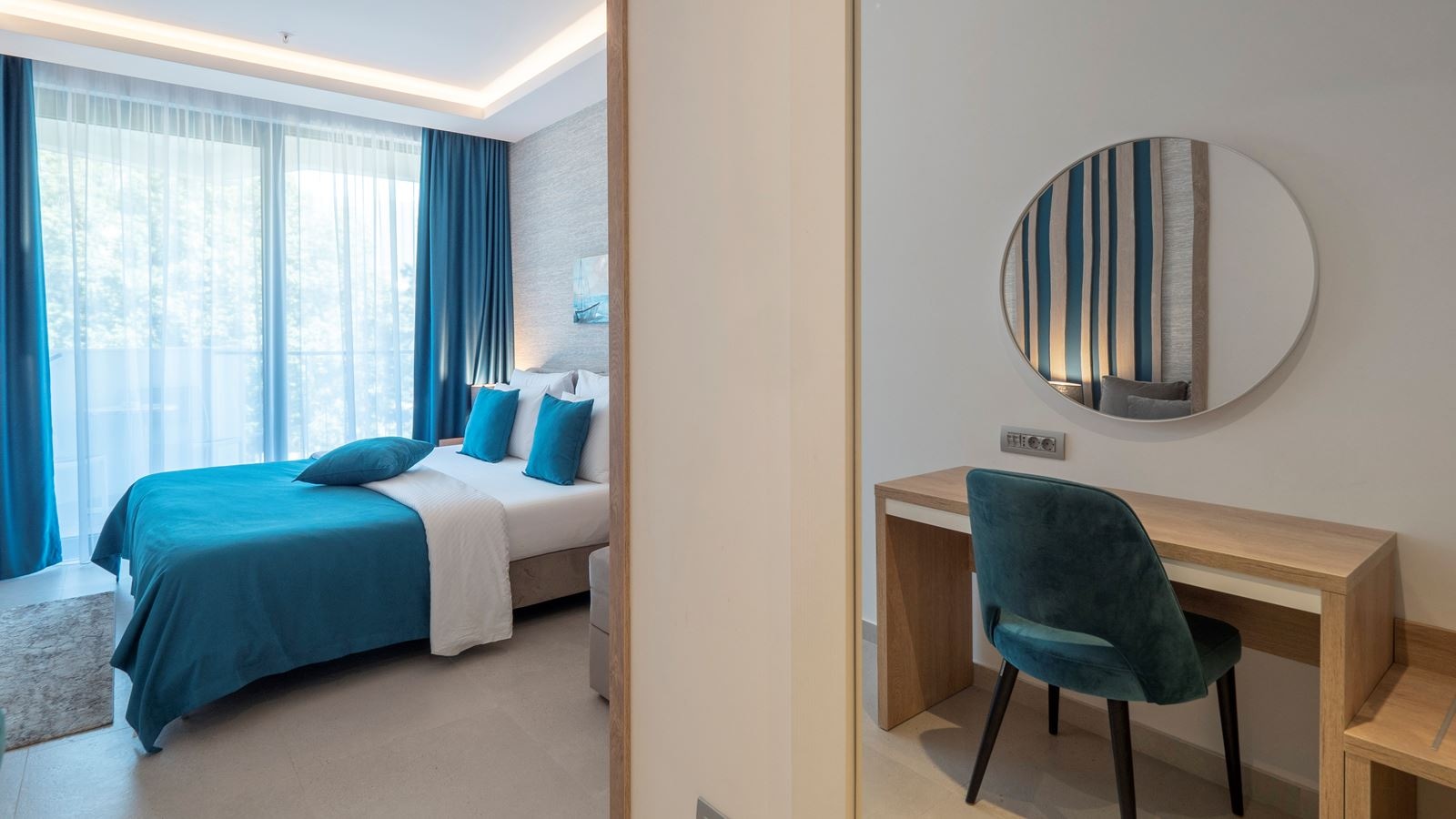 rooms-superior-room-side-sea-view