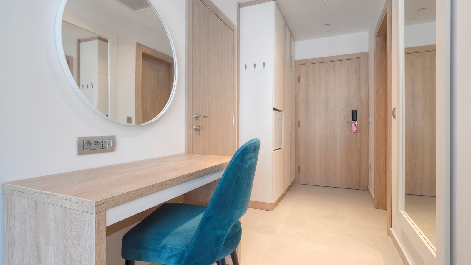 rooms-superior-room-side-sea-view