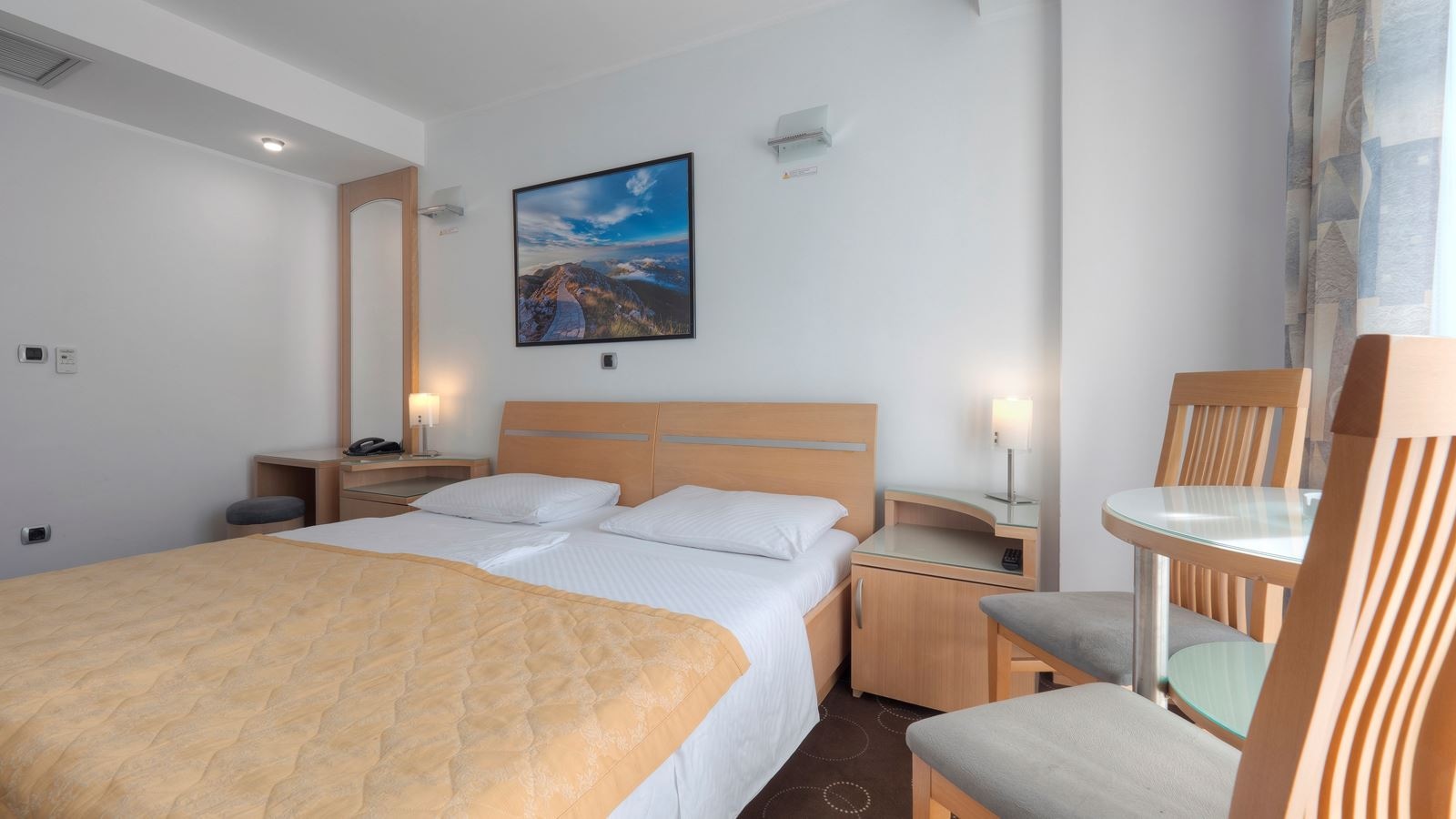 rooms-single-standard-room