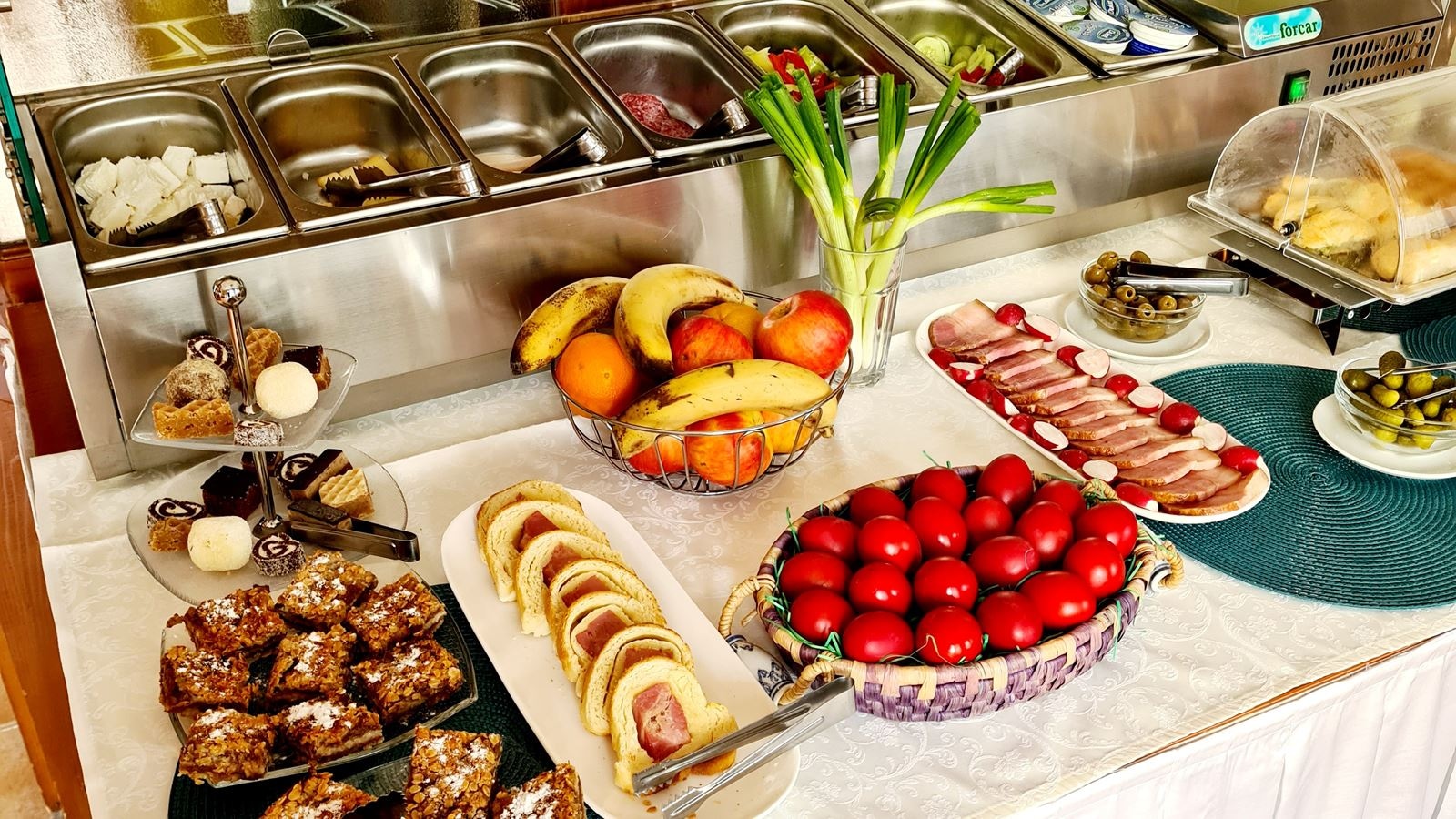 restaurants-restaurant