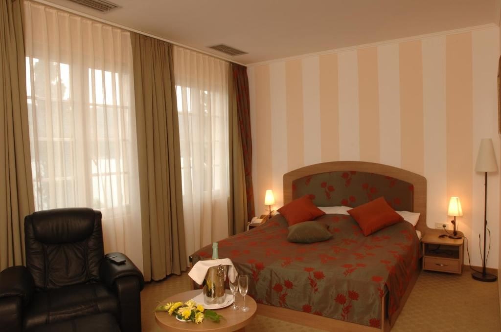 rooms-deluxe-double-room