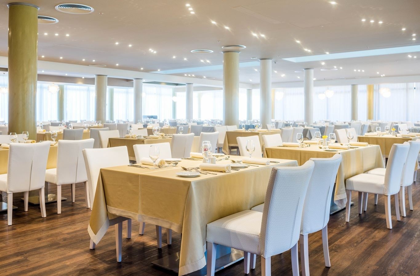 restaurants-restaurants