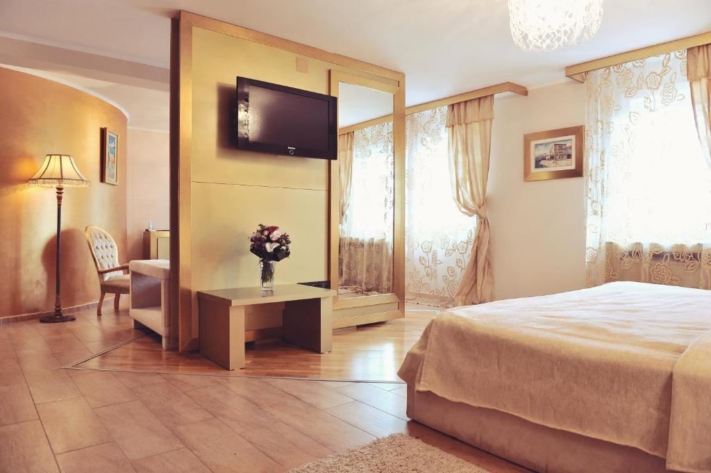 rooms-executive-suite