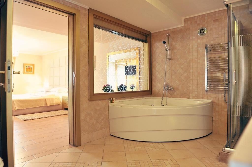 rooms-executive-suite